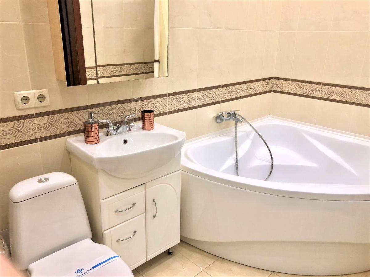 Vip Апартаменти З Видом На Озеро Kiev Exteriör bild
