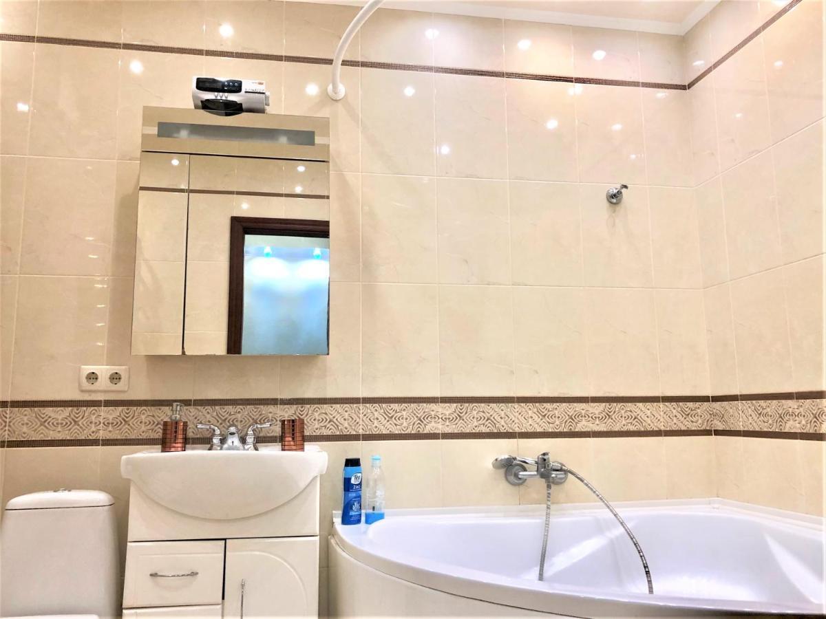 Vip Апартаменти З Видом На Озеро Kiev Exteriör bild